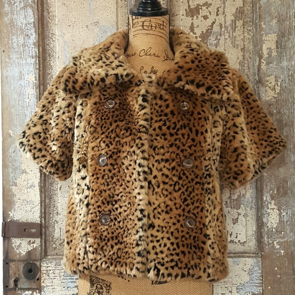Faux fur animal print cropped jacket short